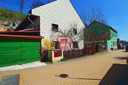 Výhradní prodej penzionu se zahradní restaurací a luxusním bytem 5+1 v obci Mladeč